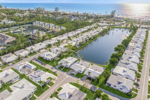 Condo in Longboat Key, Florida, 2 bedrooms  № 1797914 - photo 2