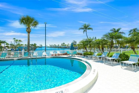 Condo in Longboat Key, Florida, 2 bedrooms  № 1797914 - photo 24