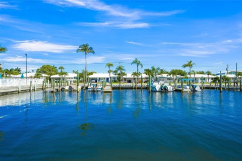 Condo in Longboat Key, Florida, 2 bedrooms  № 1797914 - photo 30