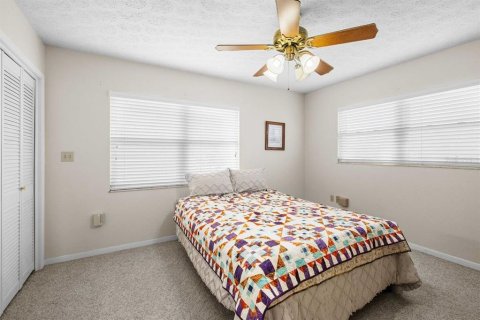 House in Dade City, Florida 2 bedrooms, 176.98 sq.m. № 1876439 - photo 10