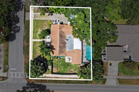 House in Tampa, Florida 3 bedrooms, 186.55 sq.m. № 2321075 - photo 21