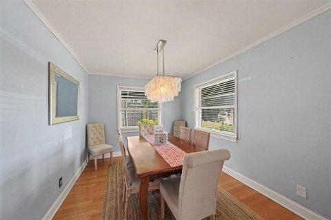 House in Tampa, Florida 3 bedrooms, 186.55 sq.m. № 2321075 - photo 6