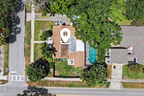 House in Tampa, Florida 3 bedrooms, 186.55 sq.m. № 2321075 - photo 22