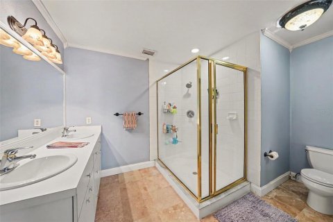 House in Tampa, Florida 3 bedrooms, 186.55 sq.m. № 2321075 - photo 11