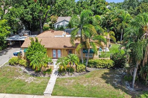 House in Tampa, Florida 3 bedrooms, 186.55 sq.m. № 2321075 - photo 19