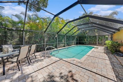 House in Tampa, Florida 3 bedrooms, 186.55 sq.m. № 2321075 - photo 3
