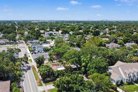 House in Tampa, Florida 3 bedrooms, 186.55 sq.m. № 2321075 - photo 24