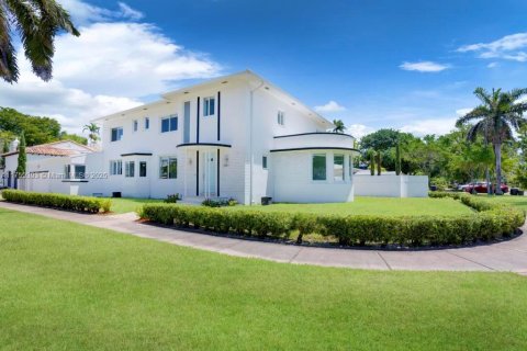 House in Miami Beach, Florida 4 bedrooms, 347.83 sq.m. № 1705578 - photo 5