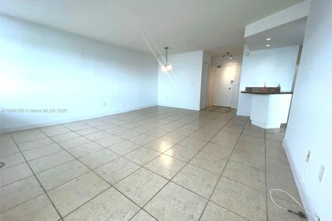 Condo in Miami Beach, Florida, 1 bedroom  № 1955339 - photo 7