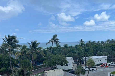 Condo in Miami Beach, Florida, 1 bedroom  № 1955339 - photo 13