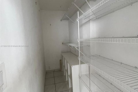 Condo in Miami Beach, Florida, 1 bedroom  № 1955339 - photo 14