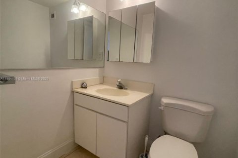 Condo in Miami Beach, Florida, 1 bedroom  № 1955339 - photo 6