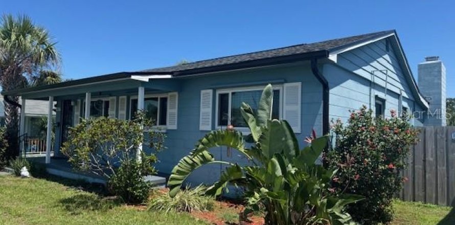 House in Saint Petersburg, Florida 3 bedrooms, 170.75 sq.m. № 1801541