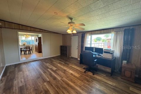 House in Saint Petersburg, Florida 3 bedrooms, 170.75 sq.m. № 1801541 - photo 19