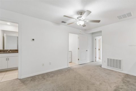 Townhouse in Wesley Chapel, Florida 3 bedrooms, 154.78 sq.m. № 2207696 - photo 27