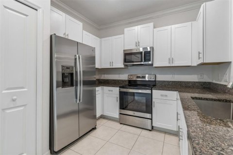 Townhouse in Wesley Chapel, Florida 3 bedrooms, 154.78 sq.m. № 2207696 - photo 20