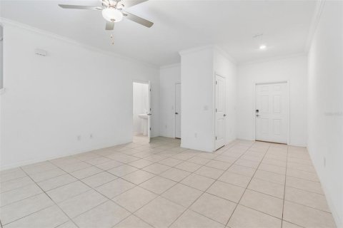 Townhouse in Wesley Chapel, Florida 3 bedrooms, 154.78 sq.m. № 2207696 - photo 8
