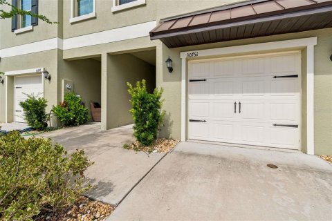 Townhouse in Wesley Chapel, Florida 3 bedrooms, 154.78 sq.m. № 2207696 - photo 4