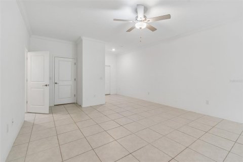 Townhouse in Wesley Chapel, Florida 3 bedrooms, 154.78 sq.m. № 2207696 - photo 9