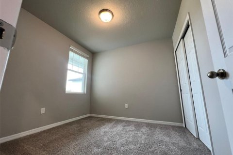 House in Winter Haven, Florida 4 bedrooms, 156.08 sq.m. № 2277695 - photo 17