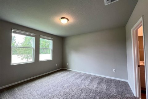 House in Winter Haven, Florida 4 bedrooms, 156.08 sq.m. № 2277695 - photo 11