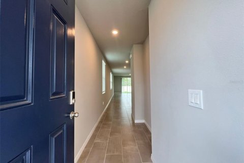 House in Winter Haven, Florida 4 bedrooms, 156.08 sq.m. № 2277695 - photo 5