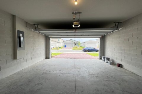 House in Winter Haven, Florida 4 bedrooms, 156.08 sq.m. № 2277695 - photo 20
