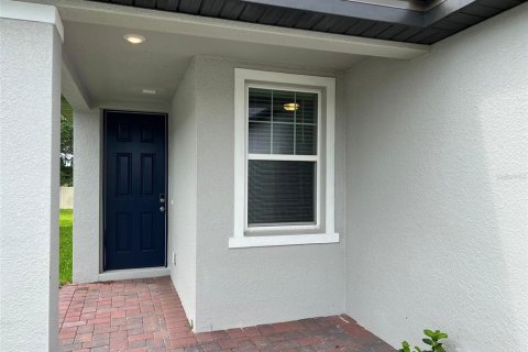 House in Winter Haven, Florida 4 bedrooms, 156.08 sq.m. № 2277695 - photo 4