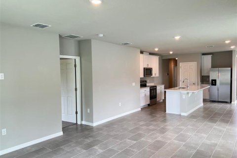 House in Winter Haven, Florida 4 bedrooms, 156.08 sq.m. № 2277695 - photo 10