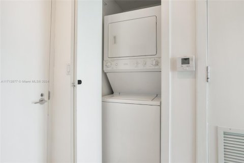 Condominio en venta en Miami Beach, Florida, 1 dormitorio, 72.37 m2 № 1694783 - foto 14