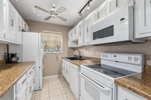 Купить кондоминиум в Сент-Луси, Флорида 7 комнат, 102.56м2, № 2178891 - фото 11