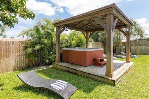 Casa en alquiler en Boca Raton, Florida, 5 dormitorios, 188.13 m2 № 1101266 - foto 1