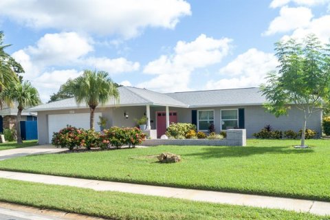 Villa ou maison à vendre à Seminole, Floride: 3 chambres, 147.06 m2 № 1900911 - photo 1