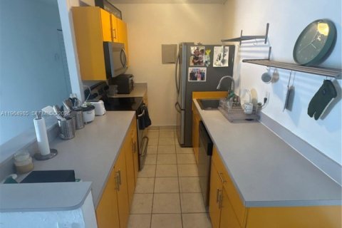 Copropriété à louer à Miami, Floride: 2 chambres, 92.07 m2 № 2026348 - photo 4