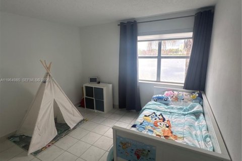 Copropriété à louer à Miami, Floride: 2 chambres, 92.07 m2 № 2026348 - photo 11