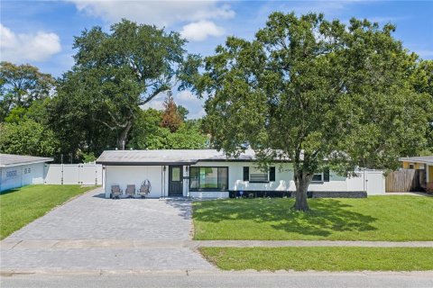 Casa en Orlando, Florida 5 dormitorios, 221.11 m2 № 2373937