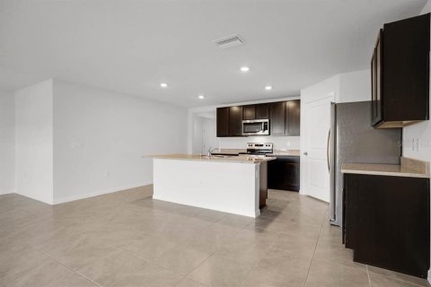 Casa en alquiler en Wimauma, Florida, 4 dormitorios, 171.5 m2 № 2145540 - foto 8