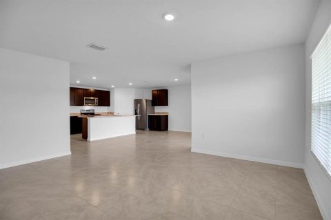 Casa en alquiler en Wimauma, Florida, 4 dormitorios, 171.5 m2 № 2145540 - foto 13