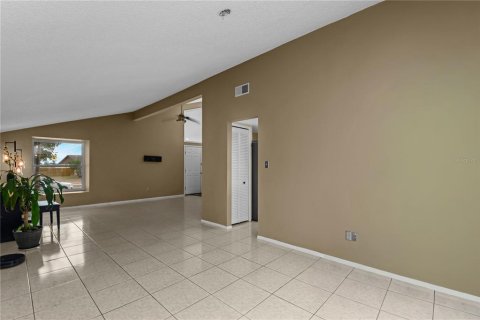 Villa ou maison à vendre à Winter Springs, Floride: 4 chambres, 199.93 m2 № 2142937 - photo 6