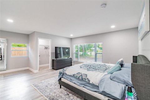 Casa en alquiler en Saint Petersburg, Florida, 3 dormitorios, 157.19 m2 № 1909074 - foto 13