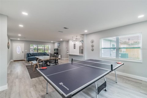 Casa en alquiler en Saint Petersburg, Florida, 3 dormitorios, 157.19 m2 № 1909074 - foto 24