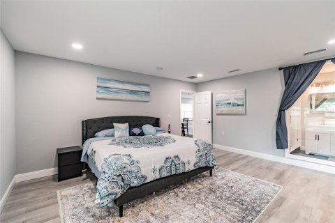 Casa en alquiler en Saint Petersburg, Florida, 3 dormitorios, 157.19 m2 № 1909074 - foto 14