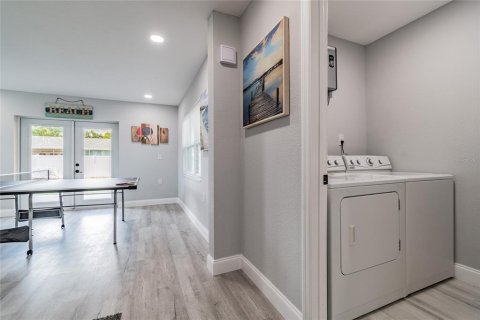 Casa en alquiler en Saint Petersburg, Florida, 3 dormitorios, 157.19 m2 № 1909074 - foto 21