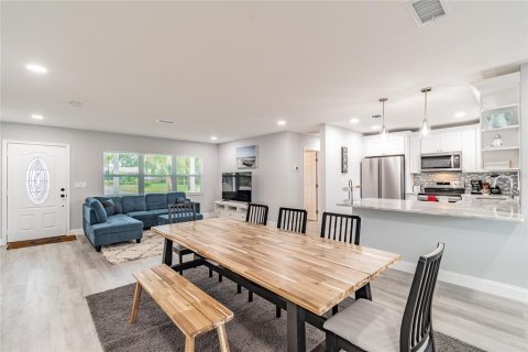 Casa en alquiler en Saint Petersburg, Florida, 3 dormitorios, 157.19 m2 № 1909074 - foto 12