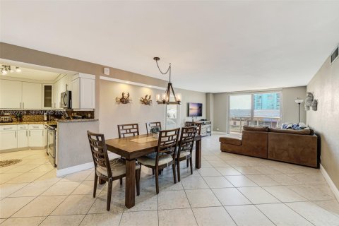 Снять в аренду кондоминиум в Майами-Бич, Флорида 2 спальни, 119.84м2, № 2154002 - фото 7