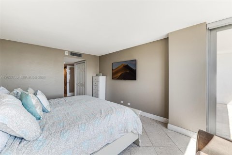 Снять в аренду кондоминиум в Майами-Бич, Флорида 2 спальни, 119.84м2, № 2154002 - фото 30
