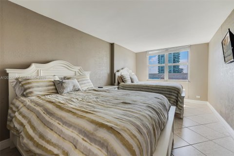 Снять в аренду кондоминиум в Майами-Бич, Флорида 2 спальни, 119.84м2, № 2154002 - фото 22