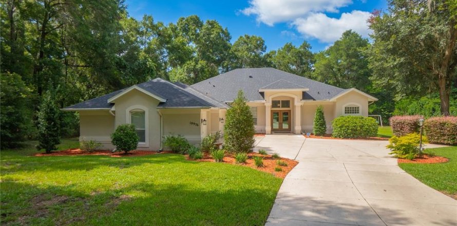 Casa en Dunnellon, Florida 3 dormitorios, 273.69 m2 № 2156901