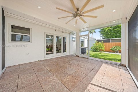 Villa ou maison à vendre à Cutler Bay, Floride: 3 chambres, 116.59 m2 № 2414451 - photo 11