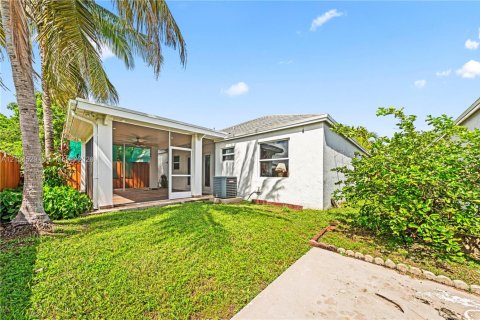 Villa ou maison à vendre à Cutler Bay, Floride: 3 chambres, 116.59 m2 № 2414451 - photo 13